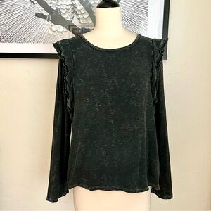 eri + ali Long Sleeve Top